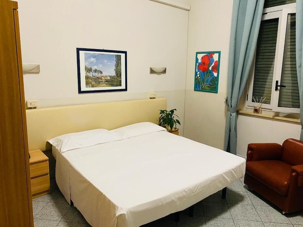 Hotel Ferrucci 5/19