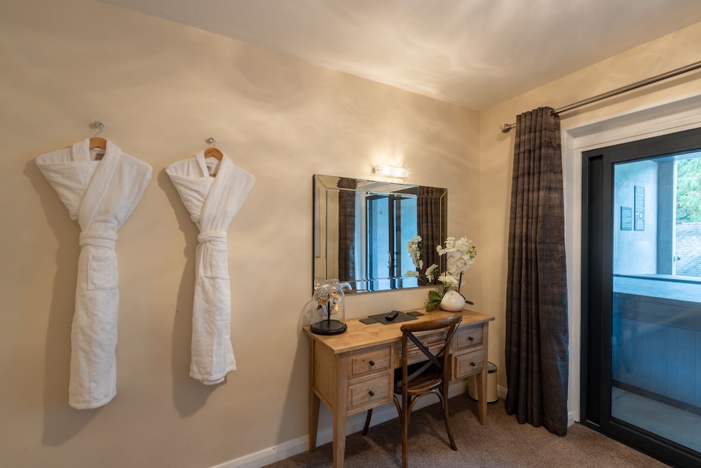 Lakes Hotel and Spa (ex The Burnside Hotel and Spa) 54/84