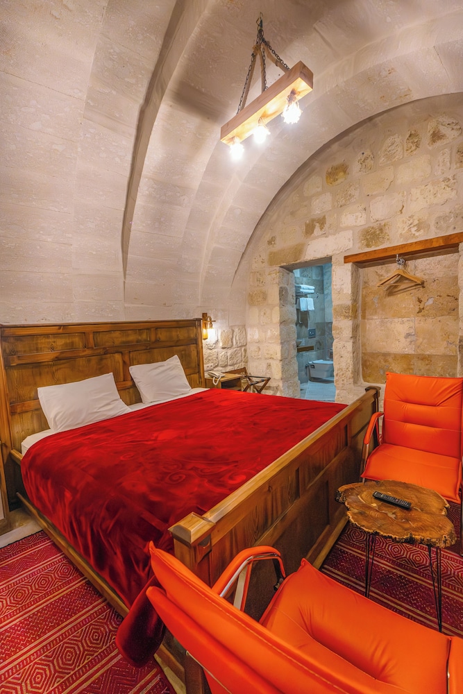 Belenus Cave Hotel 24/50