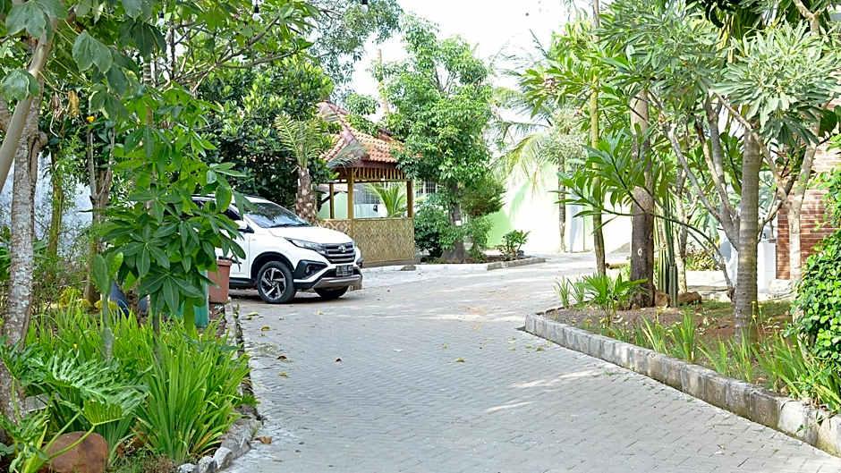 Gaia Asri Hotel 25/28