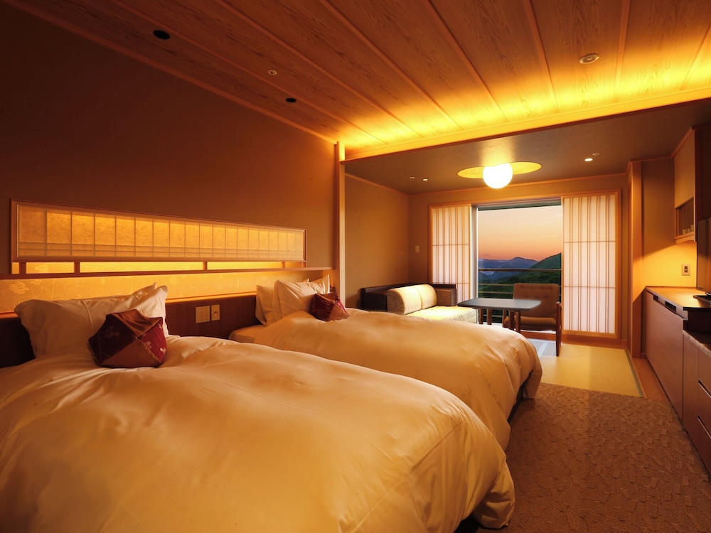 ARIMA GRAND HOTEL 13/50