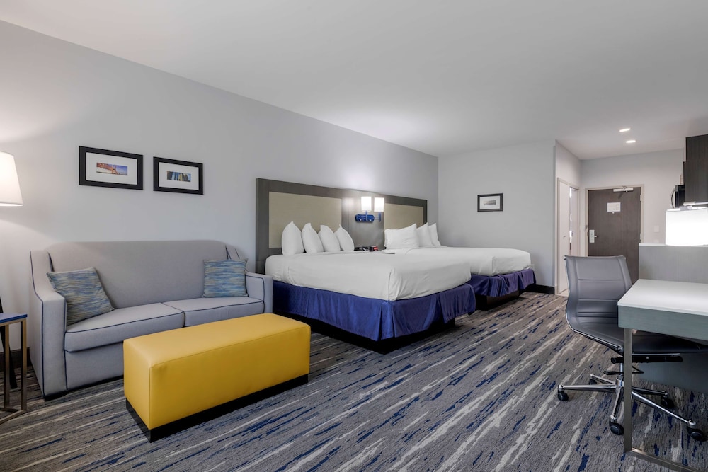 Best Western Plus Choctaw Inn & Suites 16/38
