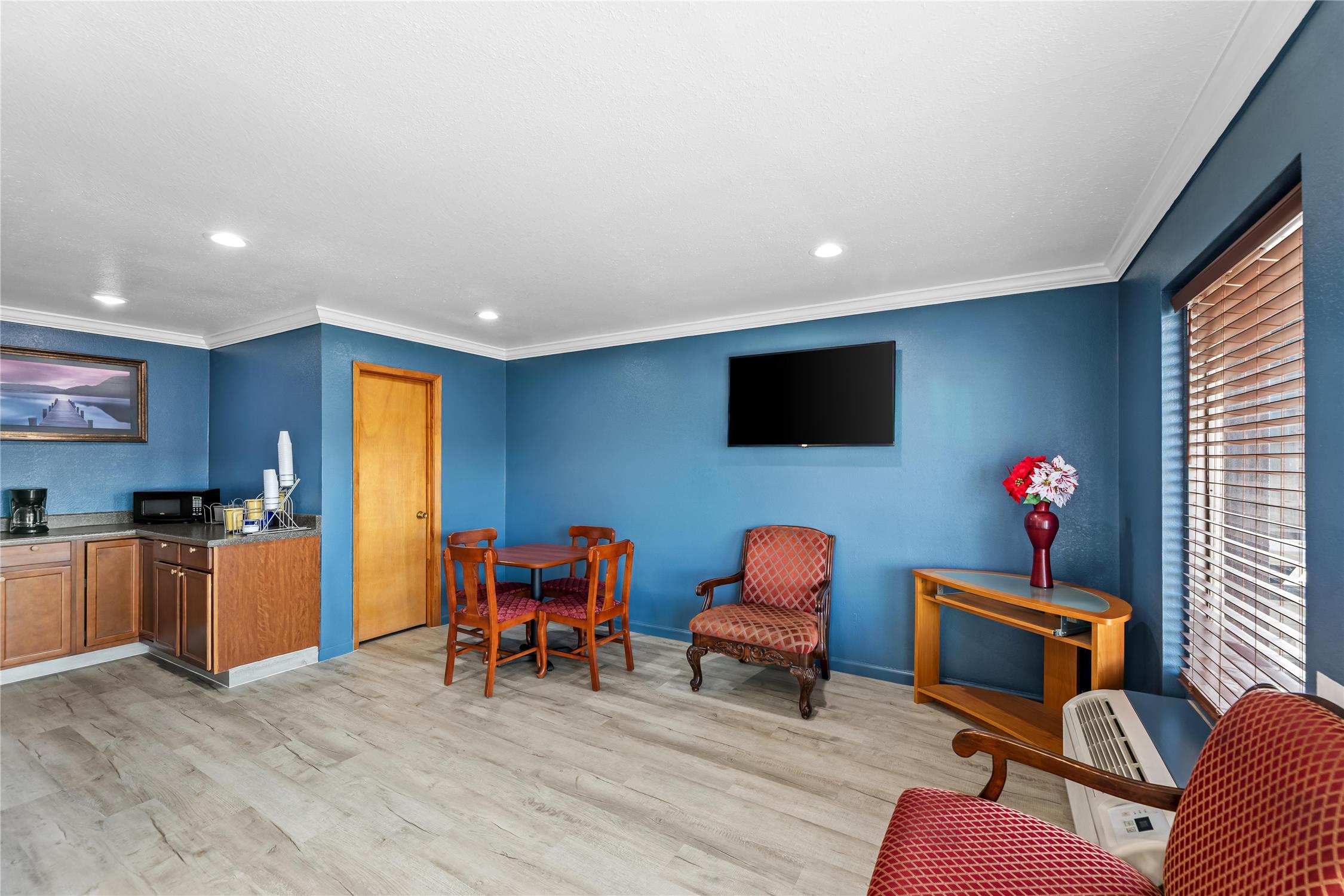 Americas Best Value Inn Indianola 15/26