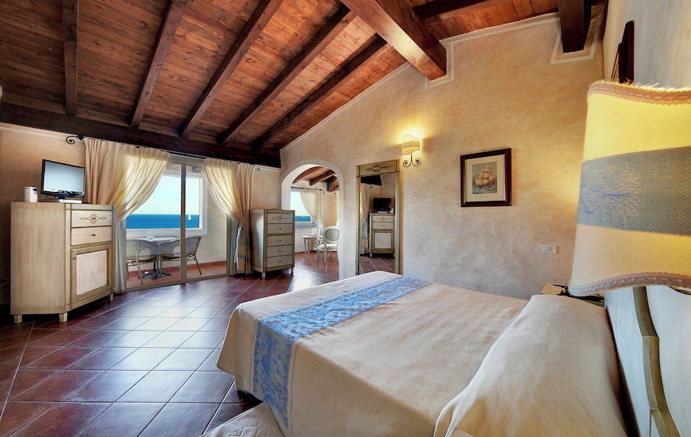 Colonna Resort 18/69
