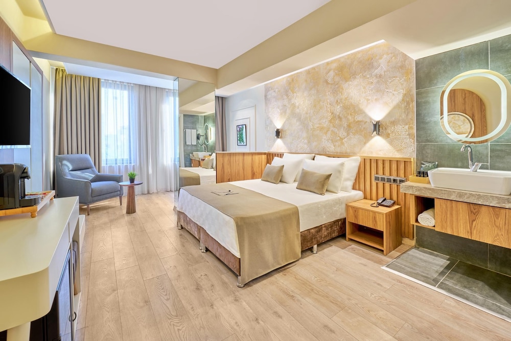 Der Inn Hotel Lara 39/58