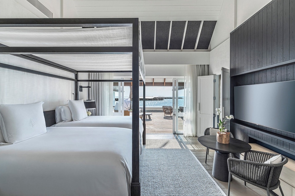 Four Seasons Resort Maldives at Landaa Giraavaru 13/44