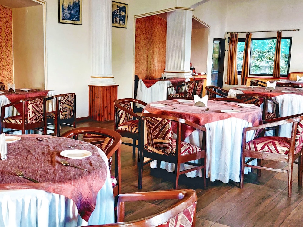 Whistling Pines Resort 40/50