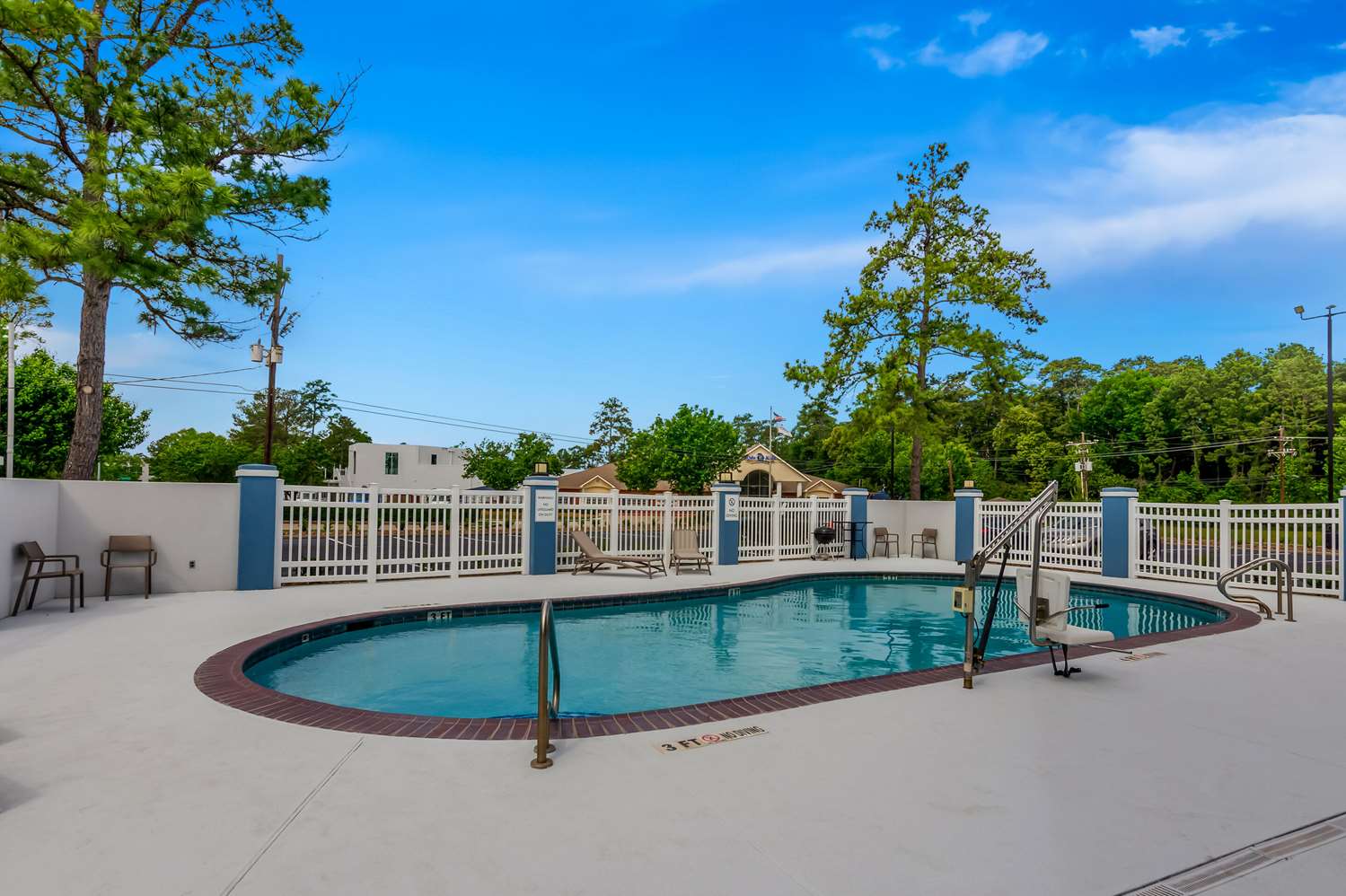 Comfort Inn I45 South Conroe, TX 33/35