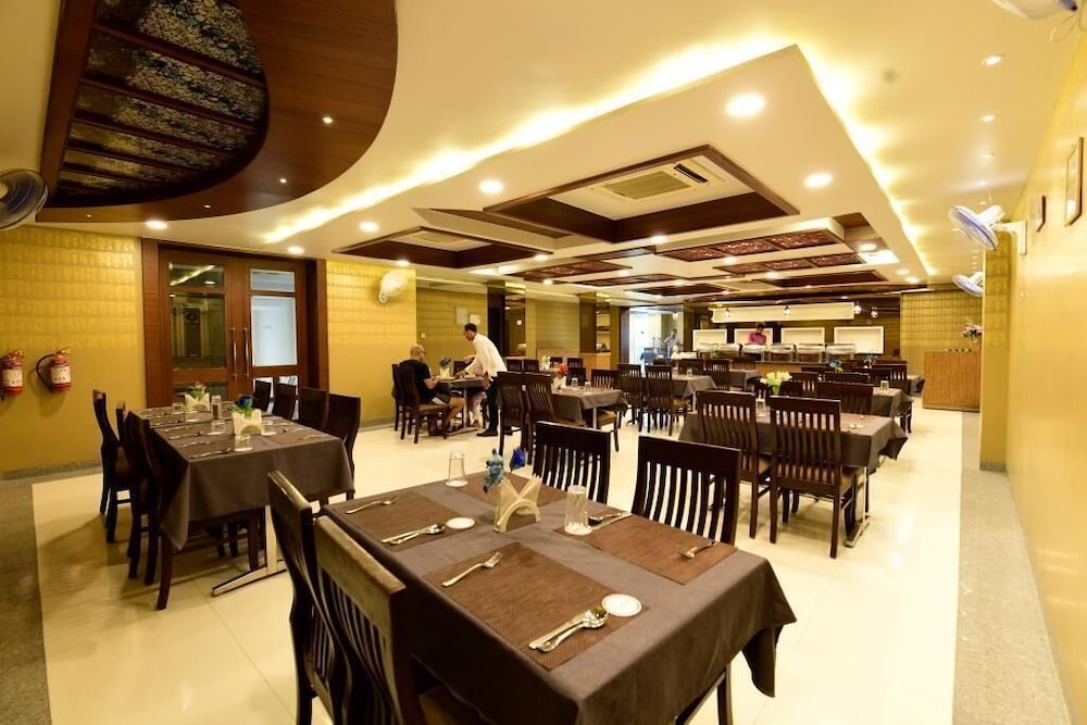 Hotel Jataka Inn 31/38