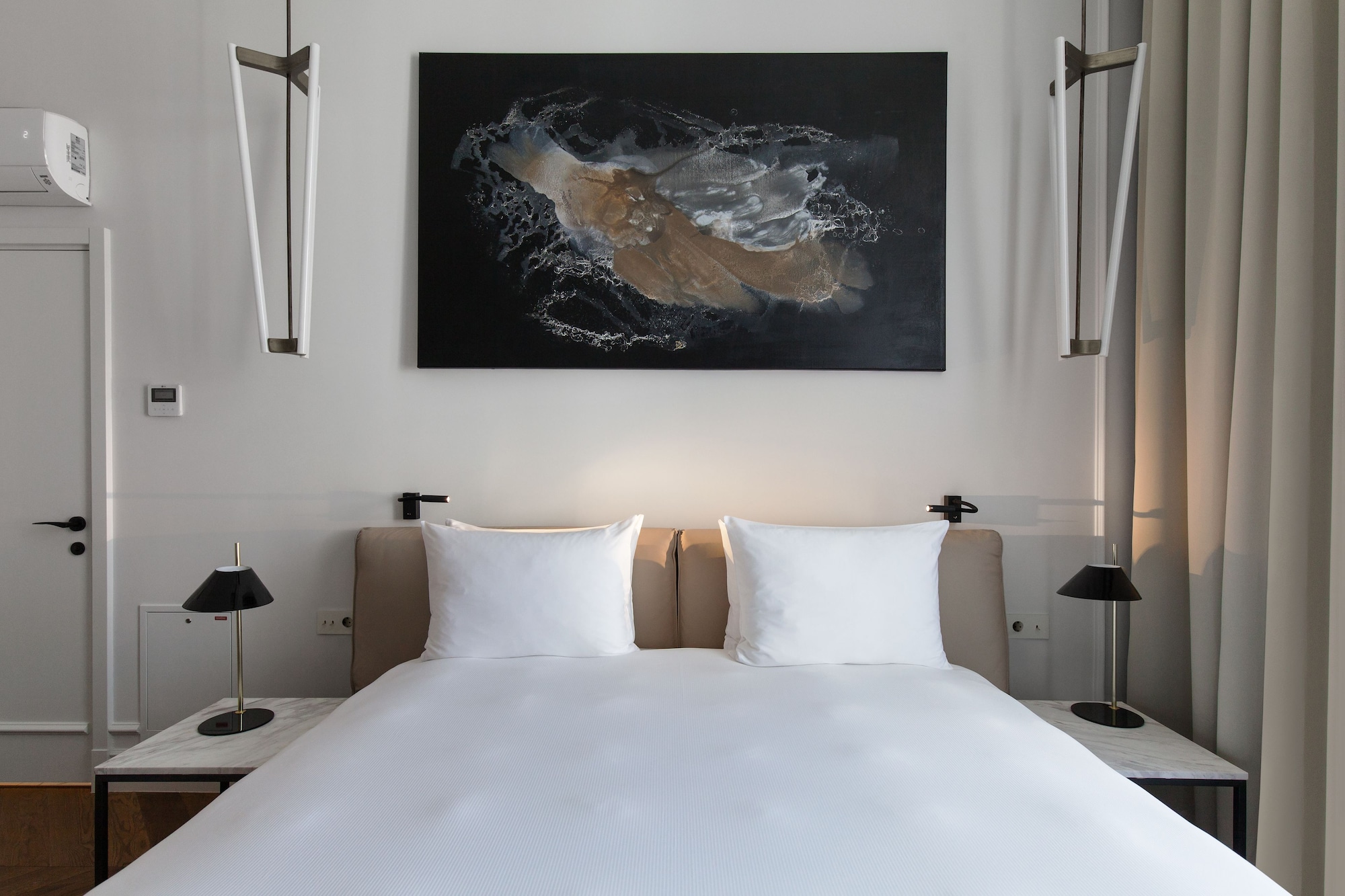 Superior, Queen Bed