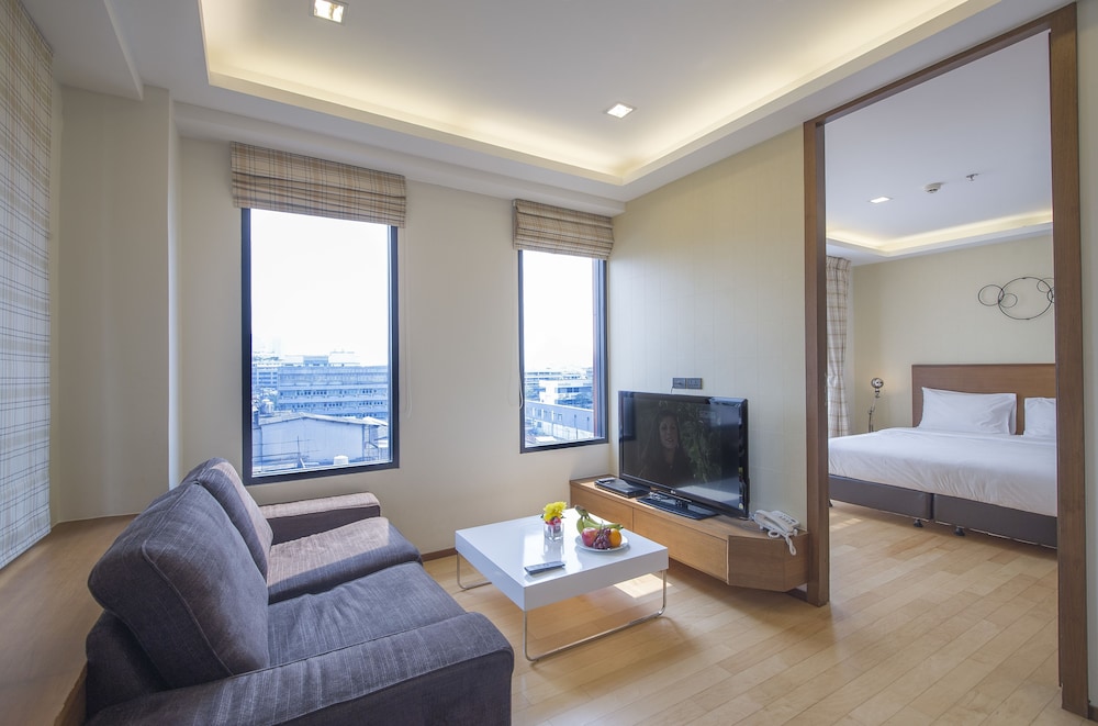 Marvin Suites 32/50