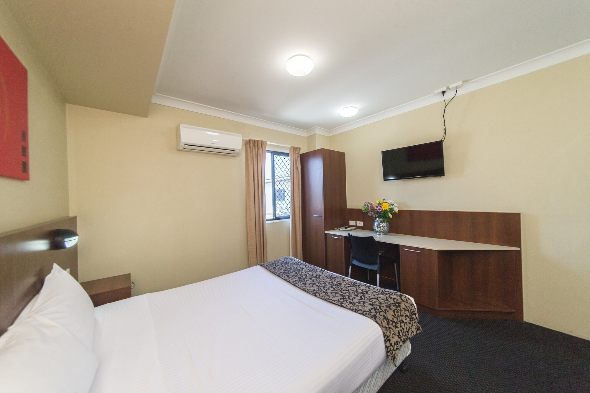 Spa, Queen Bed