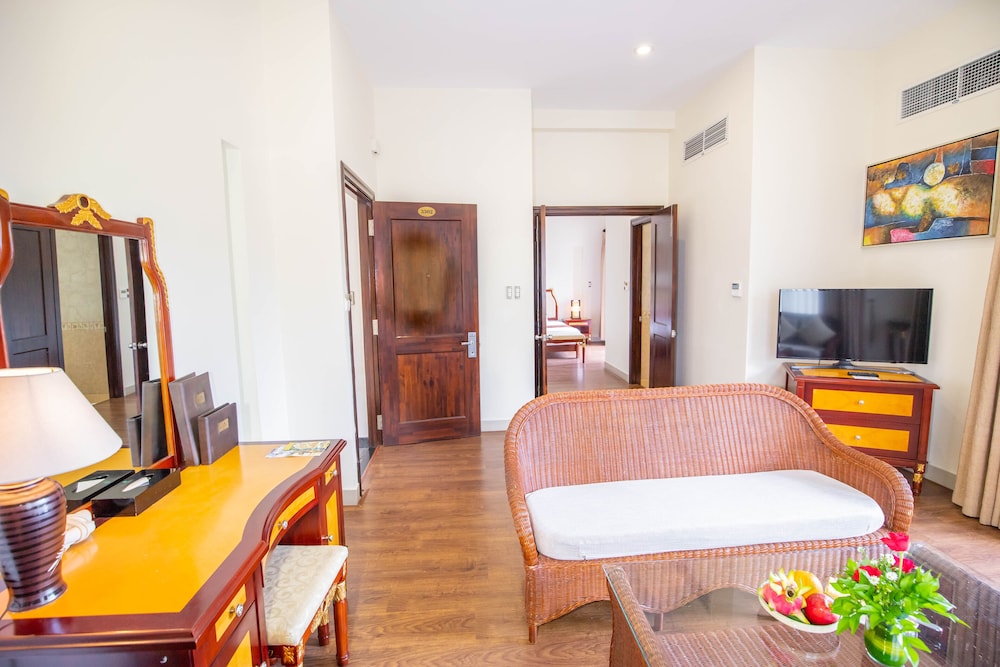 Diamond Bay Resort & Spa 30/74
