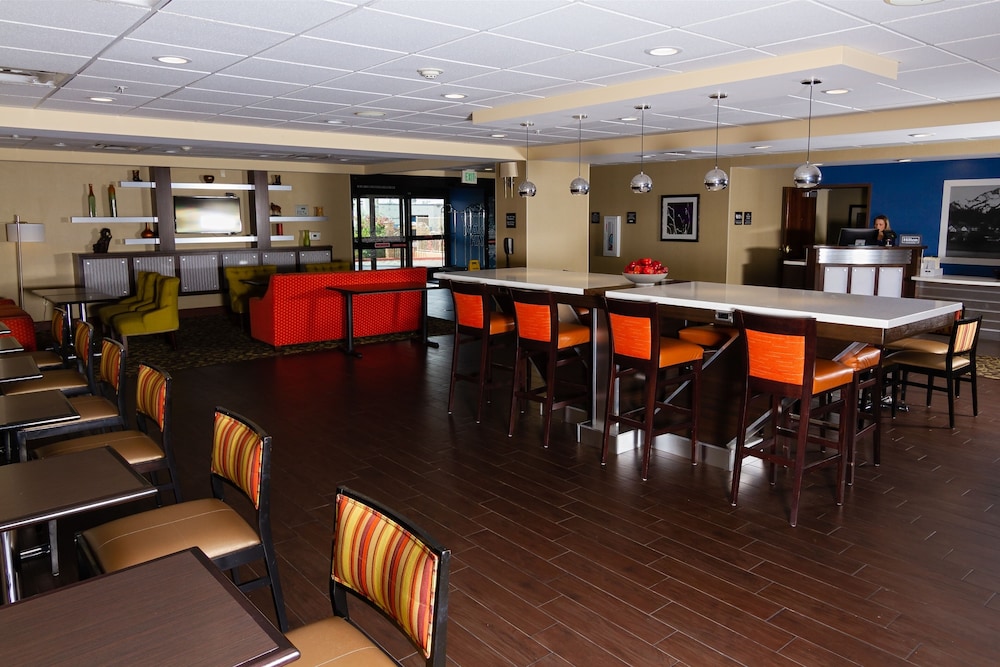 Hampton Inn Norco Corona Eastvale 50/59