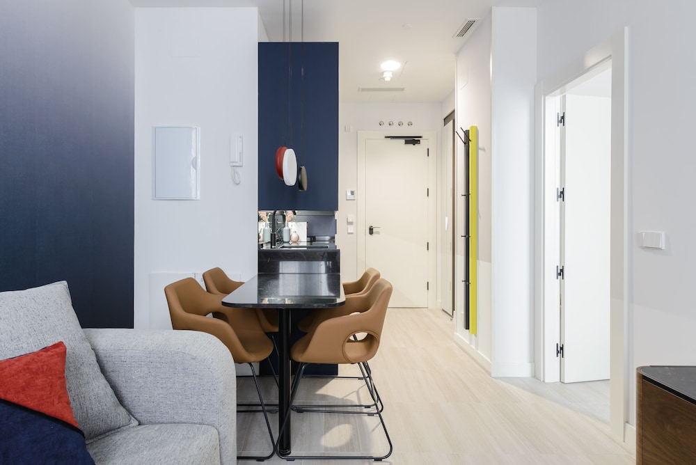Smartrental Collection Gran Via Centric 28/50