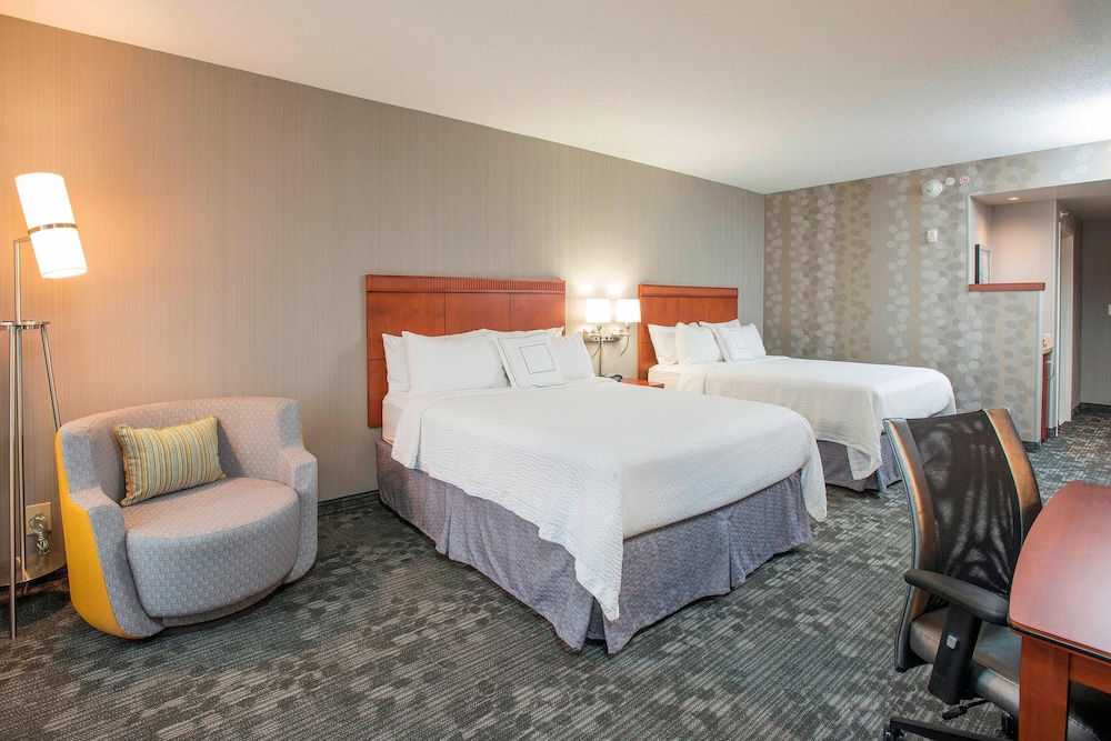 Courtyard By Marriott Cincinnati North At Union Centre 18/50