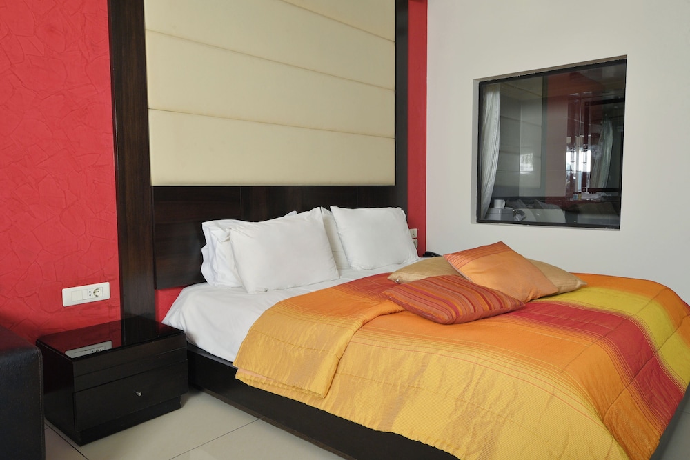 Hollywood Inn Hotel 24/67