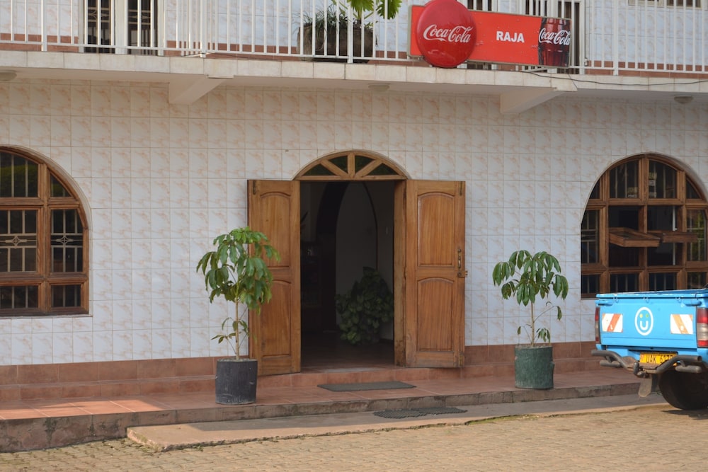 Raja Excelsior Hotel 3/50