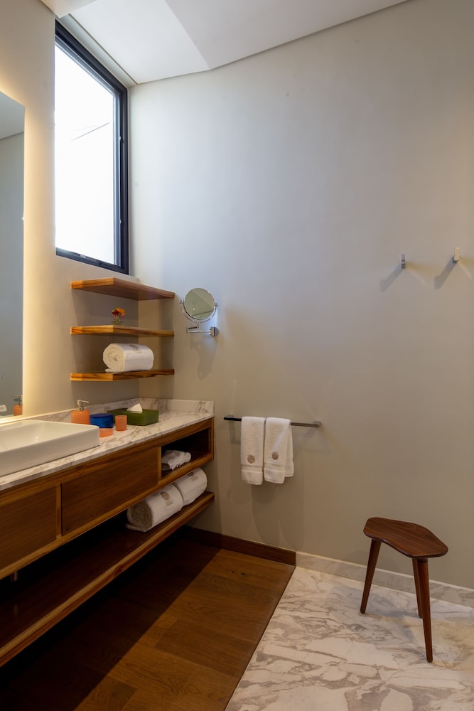 Central Hotel Boutique 38/38