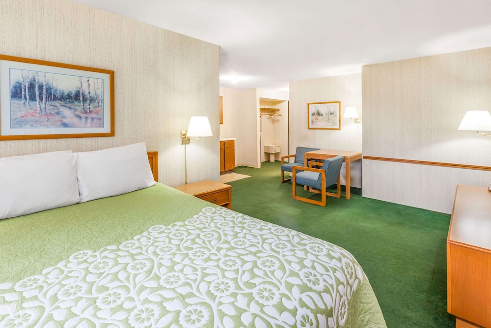 Days Inn By Wyndham Alpena 9/28
