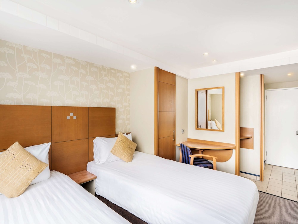Mercure Maidstone Great Danes Hotel 18/75