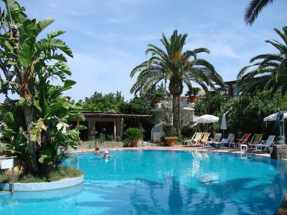 Hotel Semiramis 4/65