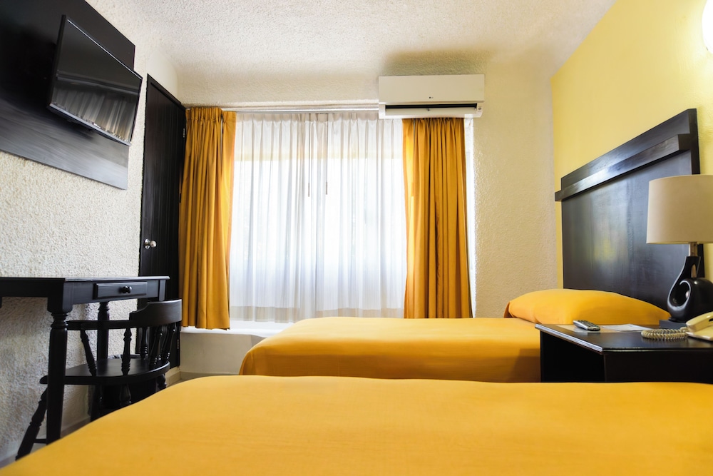 Antillano Hotel 45/60