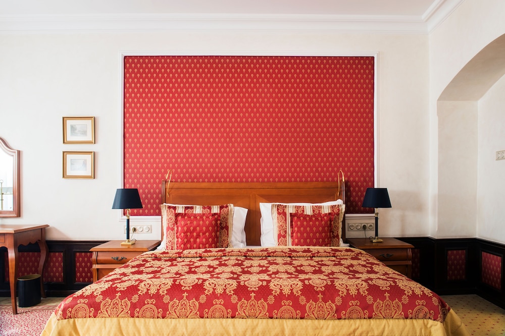 EXECUTIVE, DOUBLE BED