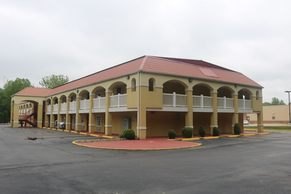 Econo Lodge Huntington - Barboursville University Area 2/34