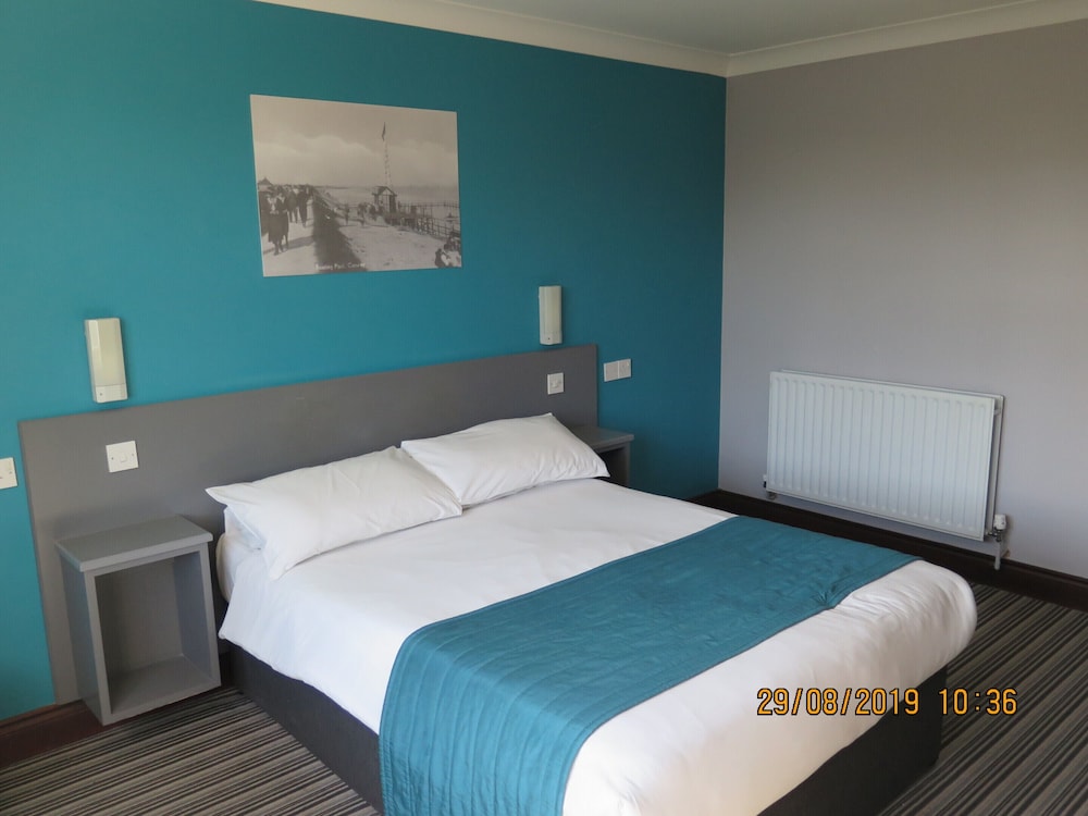 Oyster Fleet Hotel 20/41