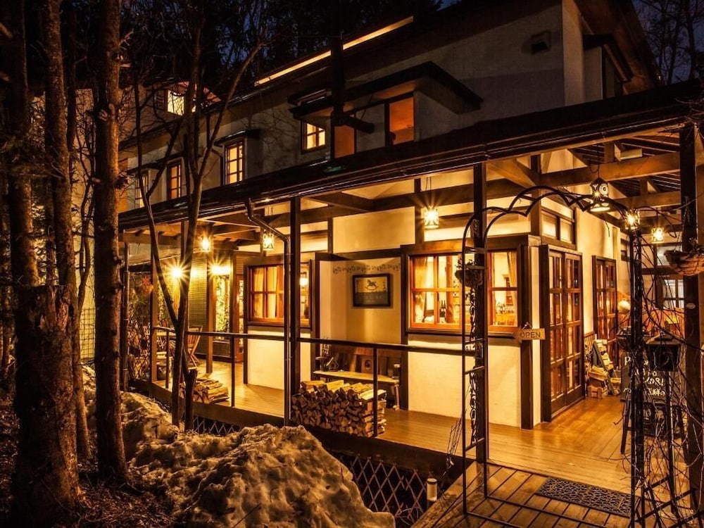 Auberge Hidanomori 5/50