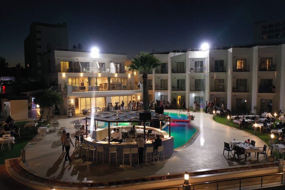 Mimoza Beach Hotel in Yeni Bogazici