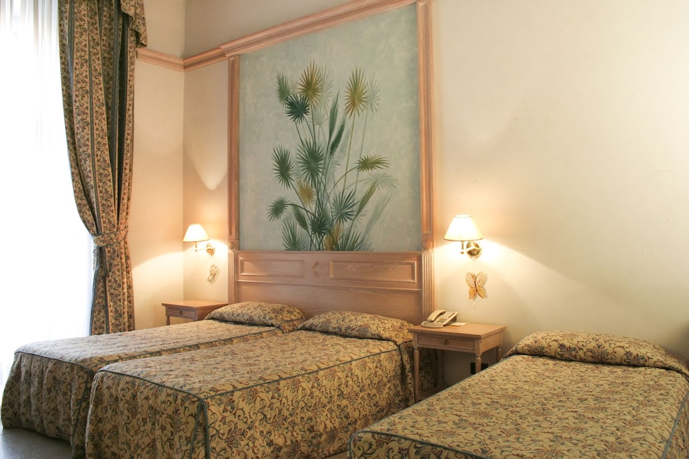 Hotel de La Ville 10/64