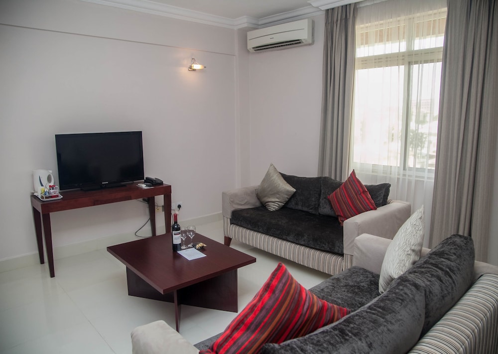 BON HOTEL STRATTON ASOKORO 30/45