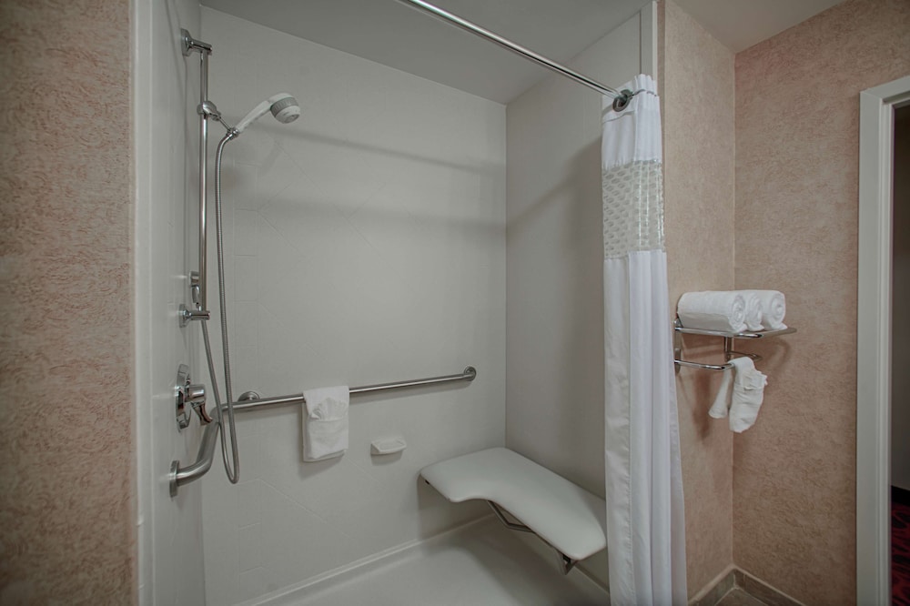 Hampton Inn Atlanta-Canton 18/50