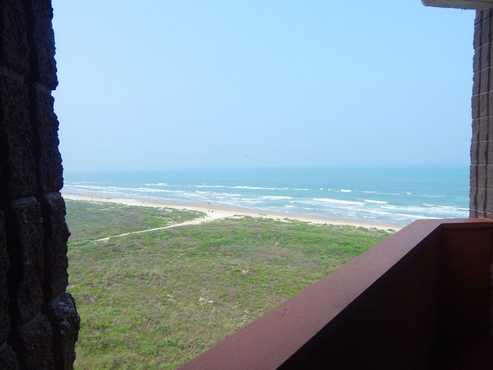Padre South Hotel On The Beach 39/50