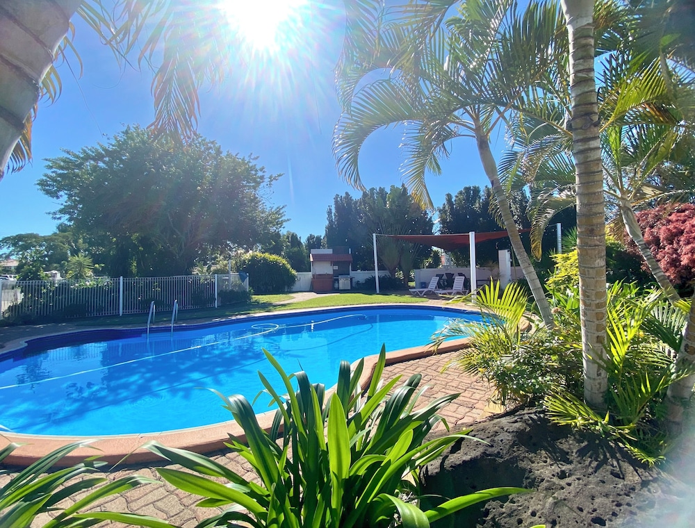 Bundaberg Spanish Motor Inn 26/33