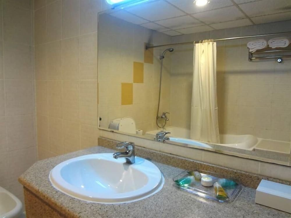 Al Massa Plus Hotel 38/40