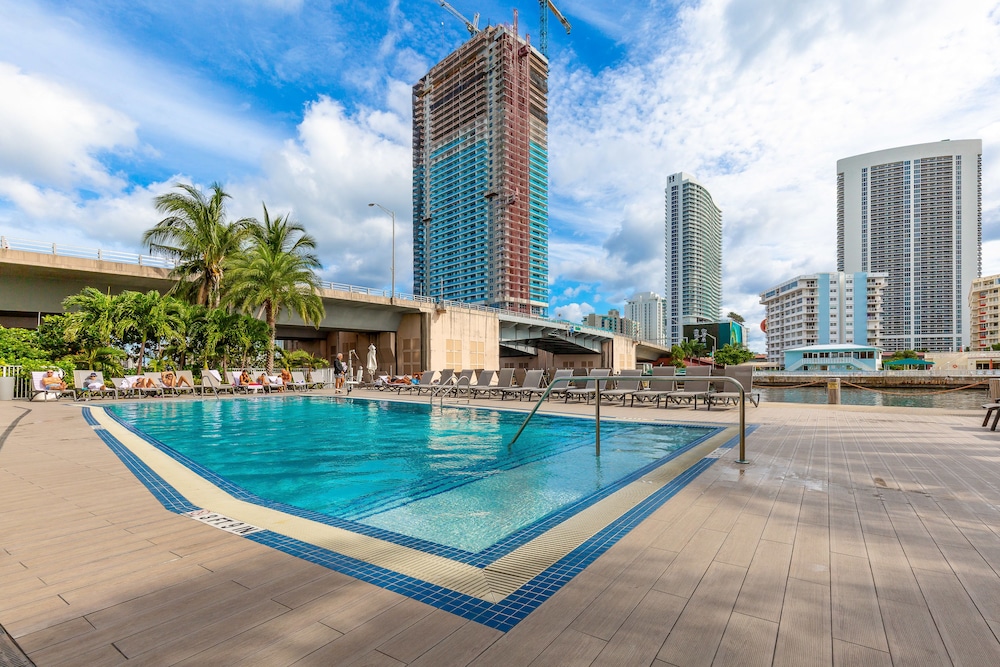 Private Ocean Luxury Condos at Beachwalk 47/50
