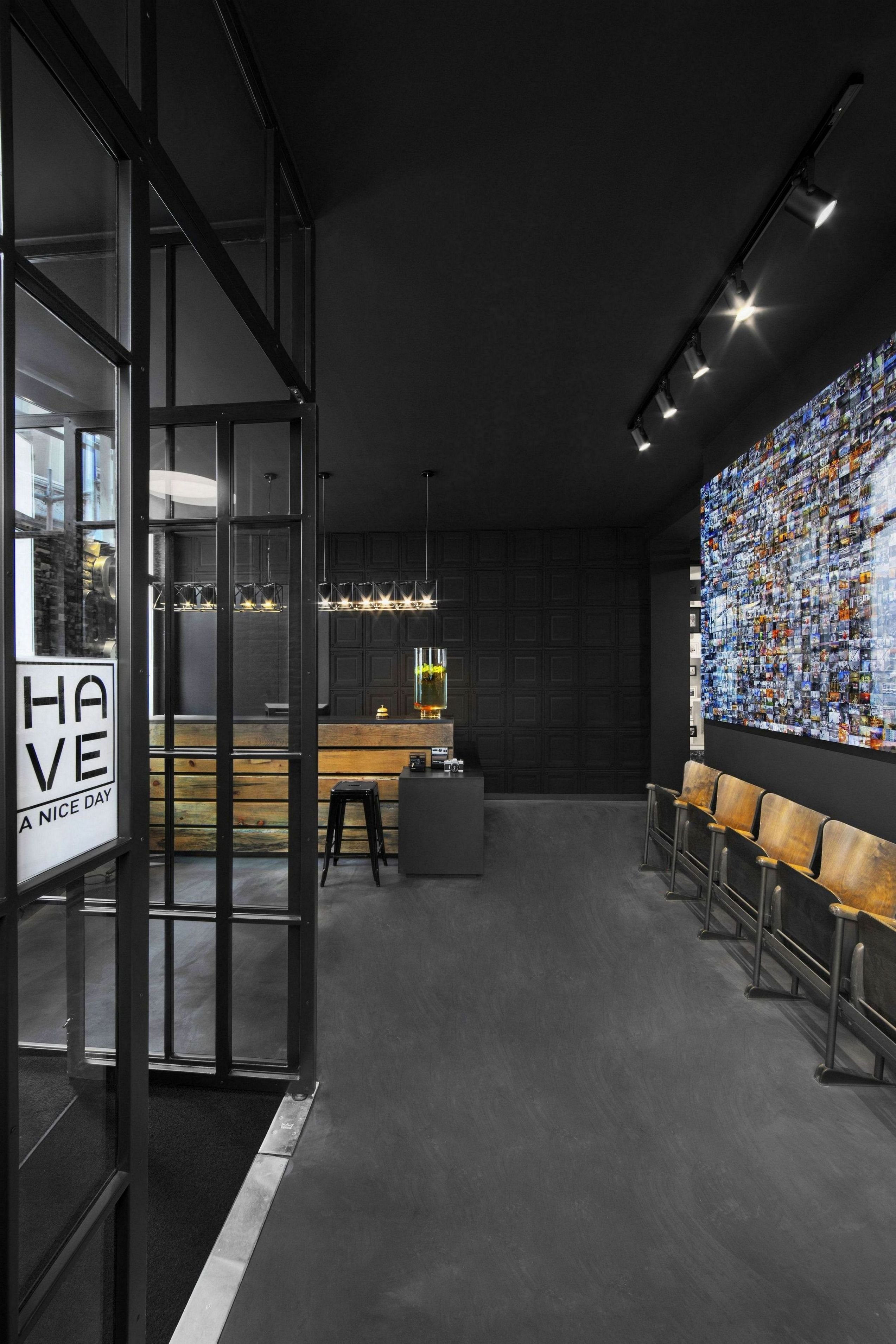 Zoom Hotel 3/33