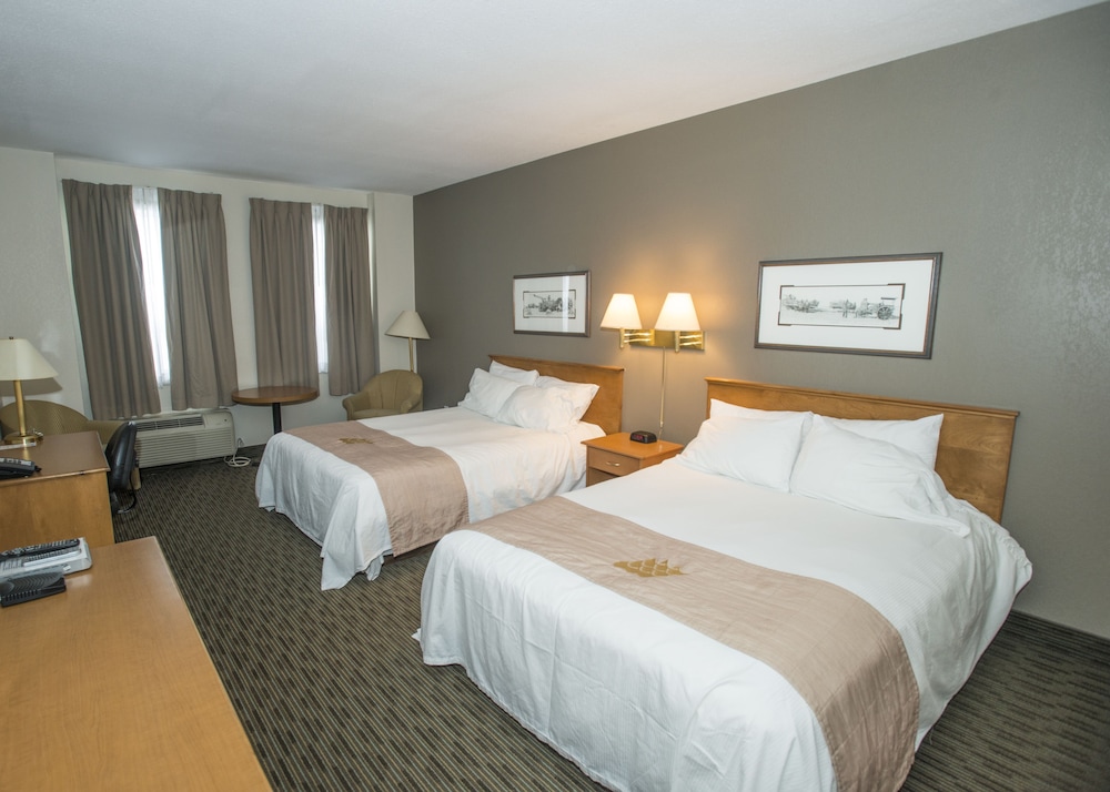 Lakeview Inn & Suites 17/60