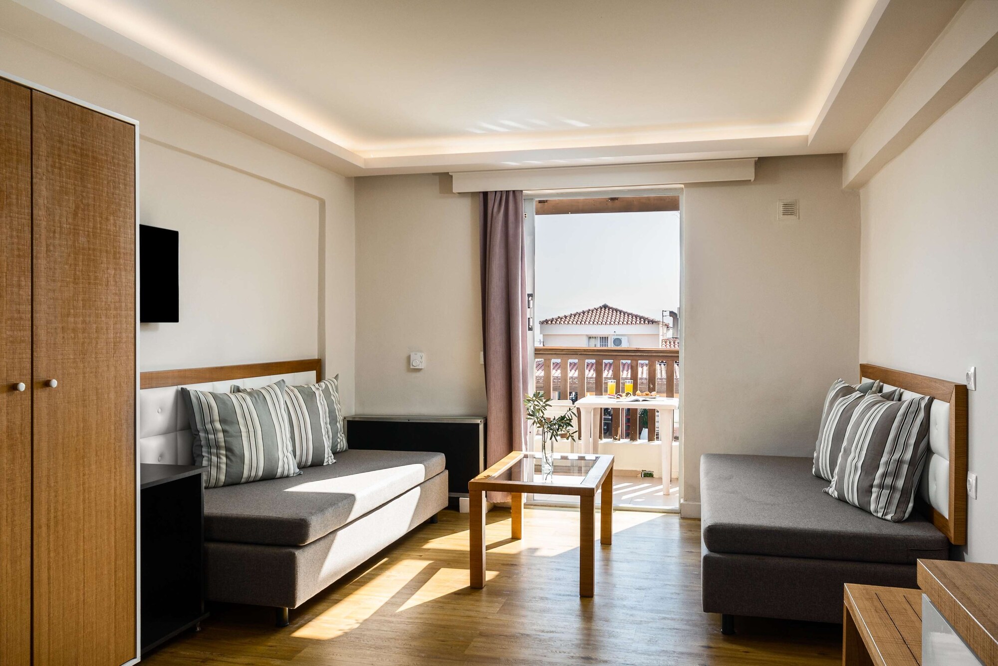 MAISONETTE, SUPERIOR, SUITE, KING BED, 2 SOFA
