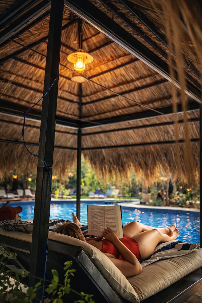 Sundaras Resort 37/50