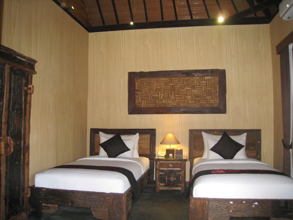 GINO FERUCI VILLA UBUD 8/46