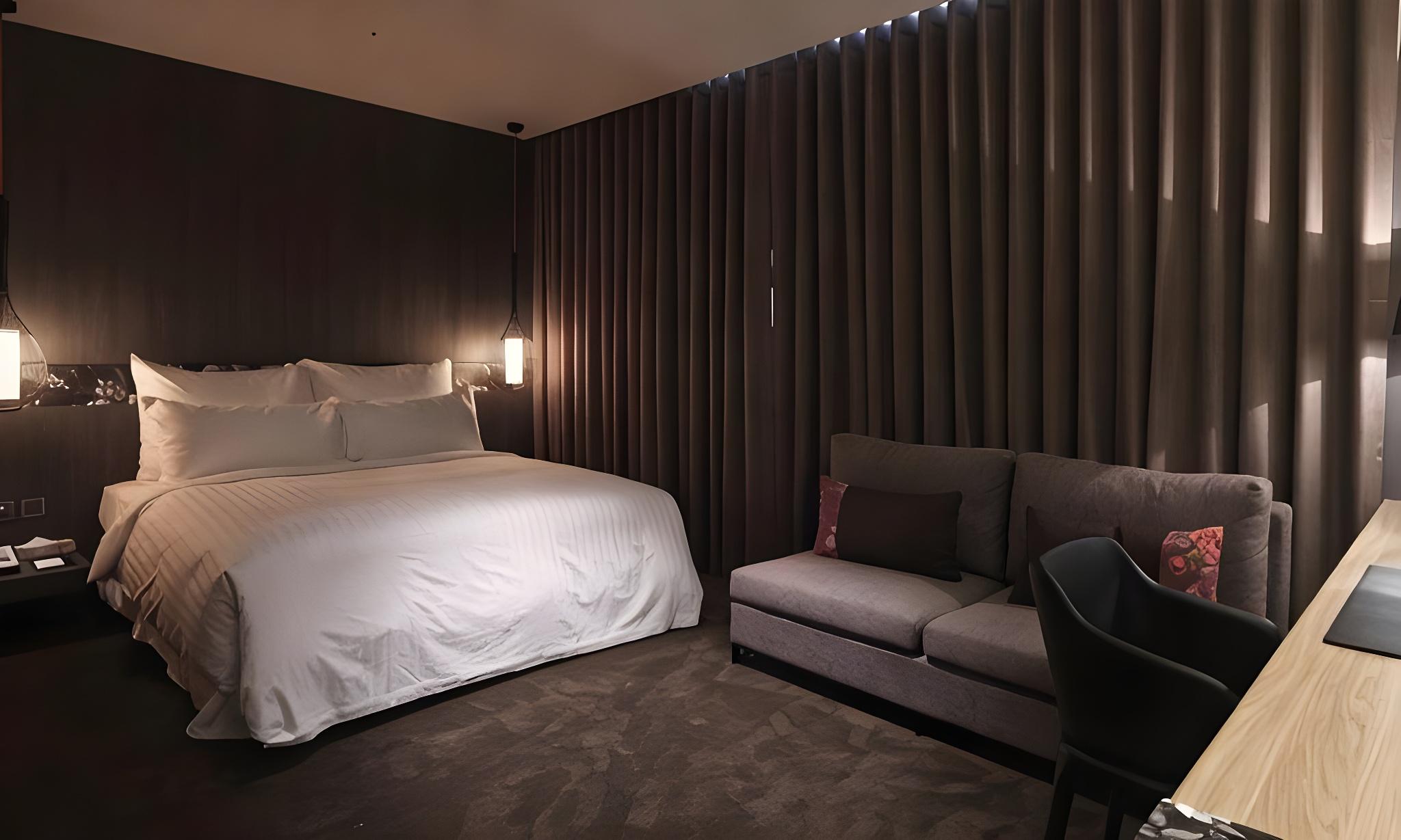 Standard, Queen Bed