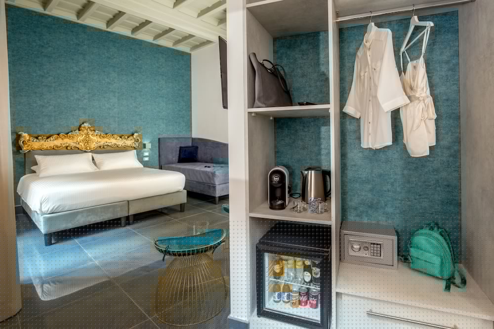 GCF Luxury Suites Guest House 52/70