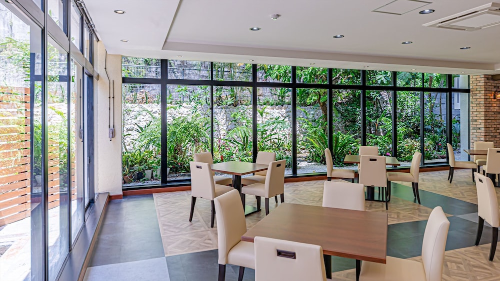 Okinawa Hotel 54/71