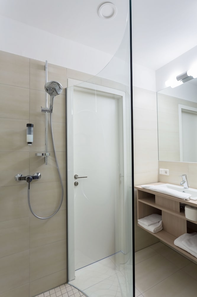 Viva Hotel Lubeck 44/45