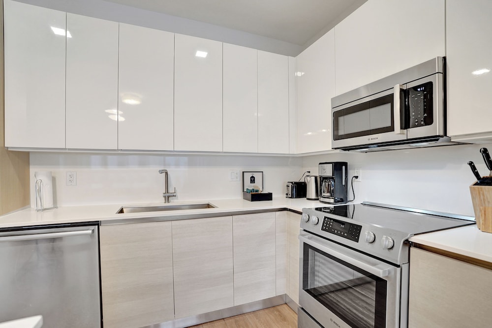 Sonder | 17WEST 67/78