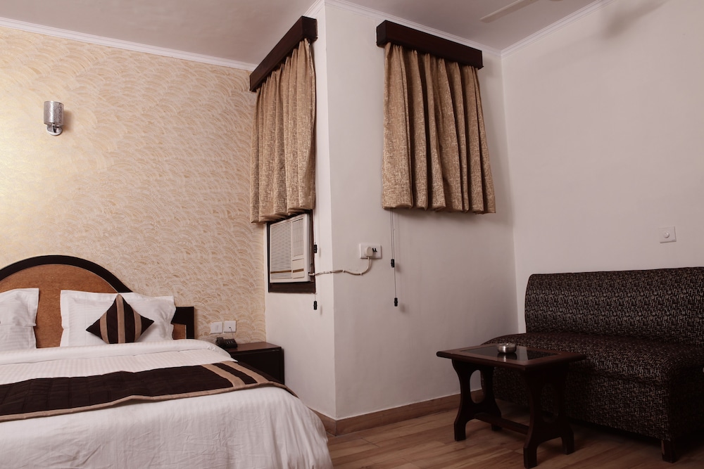 Delhi Darbar hotel 11/63